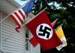 Американец вывесил нацистский флаг в знак протеста против Обамы 