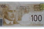 Канадец делал фальшивые деньги из салфеток
